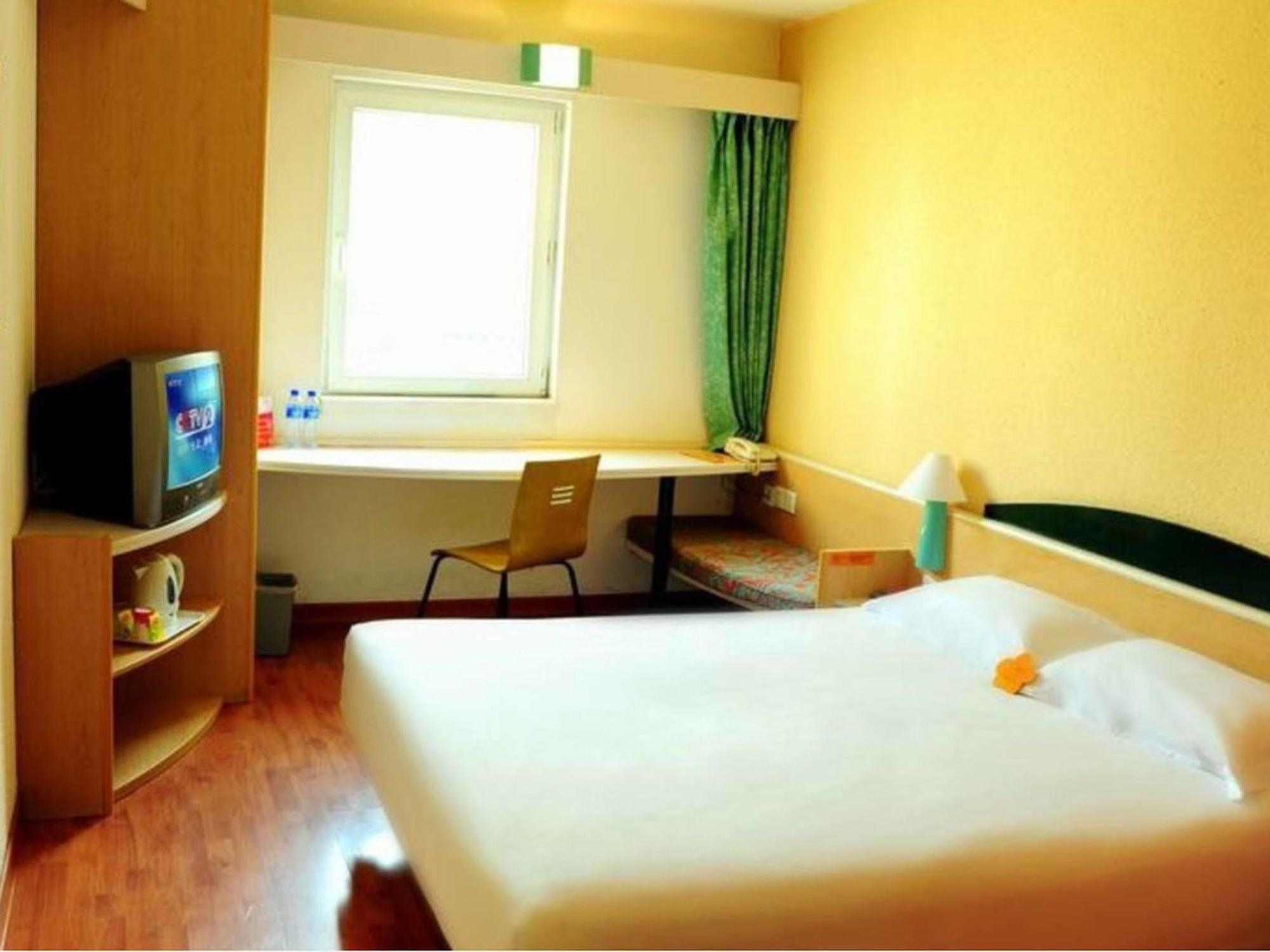 Hotel Ibis Tianjin Teda Esterno foto