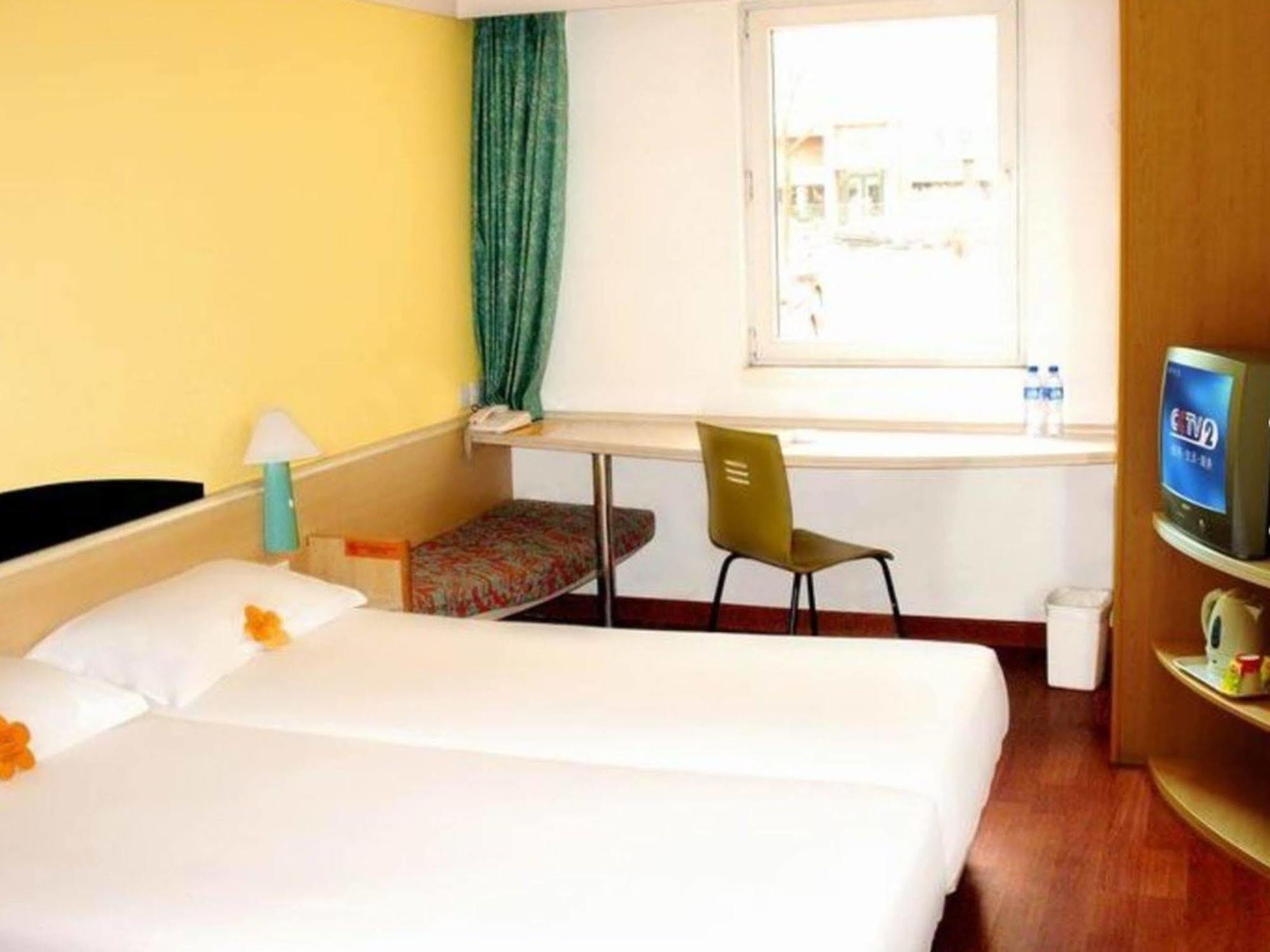 Hotel Ibis Tianjin Teda Esterno foto
